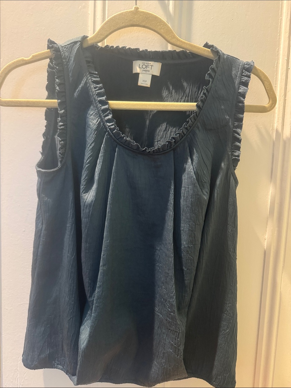 Crinkly Sleeveless Loft Blouse